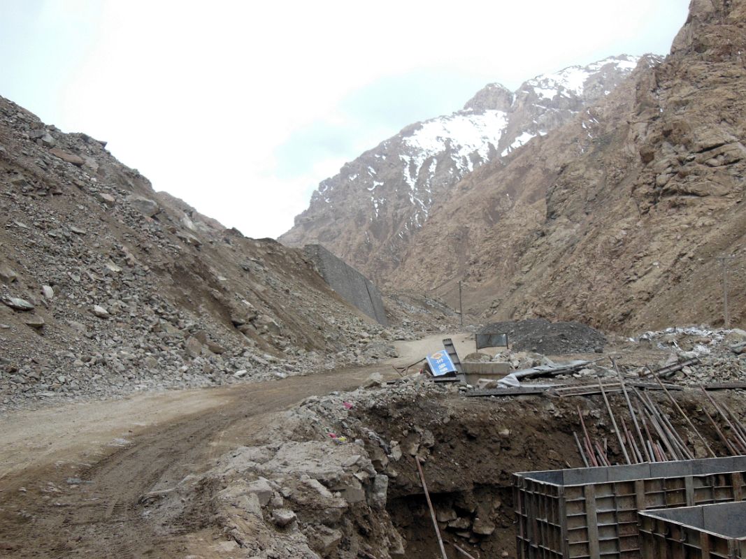 25 Construction On The Road Between The Akmeqit And Chiragsaldi Passes On Highway 219 On The Way To Mazur And Yilik